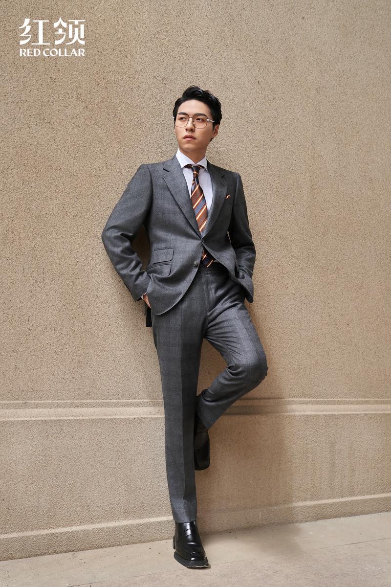 智能工厂里的时尚变革：工作服定做与生产效率提升